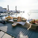 فندق Serenita Luxury Akrotírion