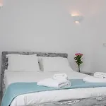 Serenita Luxury فندق Akrotírion
