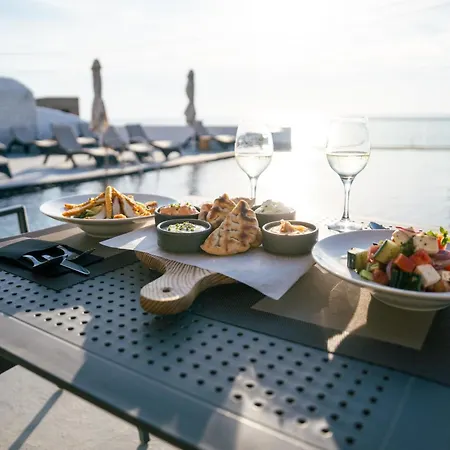 Hotell Serenita Luxury Akrotírion