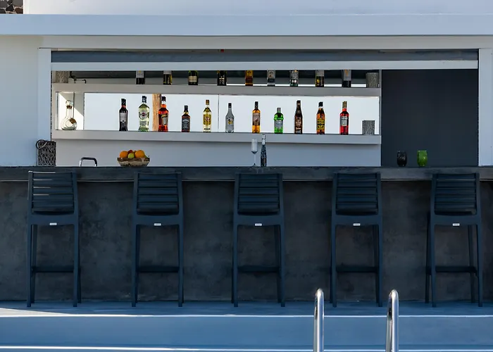 Serenita Luxury 4* Akrotírion