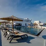 Serenita Luxury מלון Akrotírion