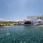 Serenita Luxury מלון 4*
