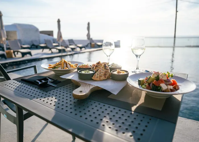 Hotel Serenita Luxury Akrotiri (Santorini)